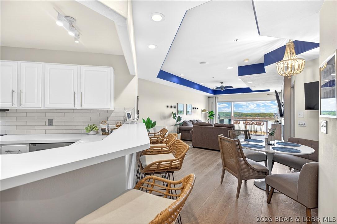 Image 2: Great seating areas.