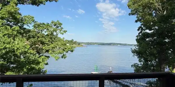 255 Lone Oak Point