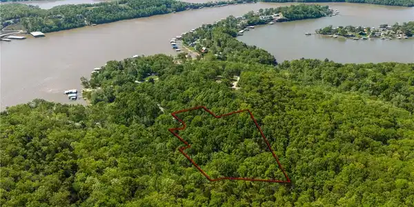 333 Island View Lane