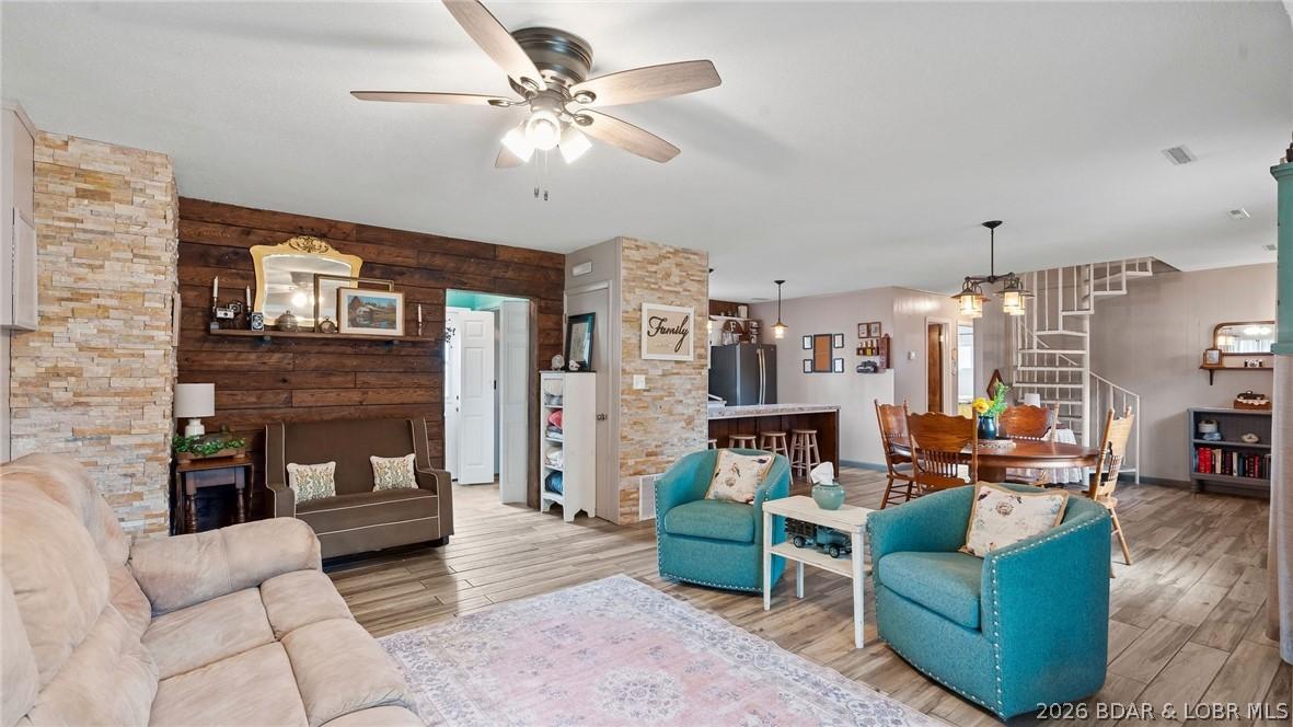 Image 3: Living Area