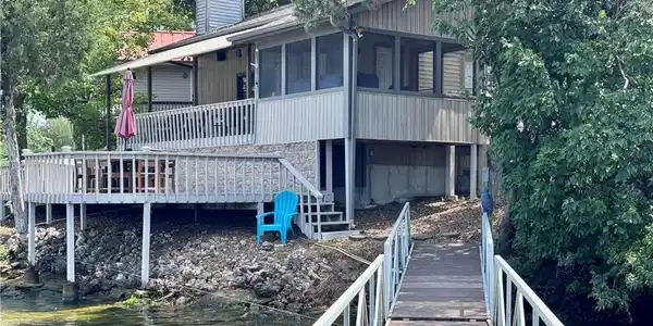 Image 2: Easy Dock access