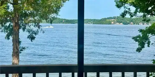 Image 3: View