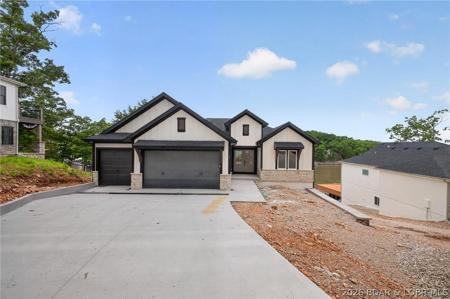 55 Hollow Oak Court