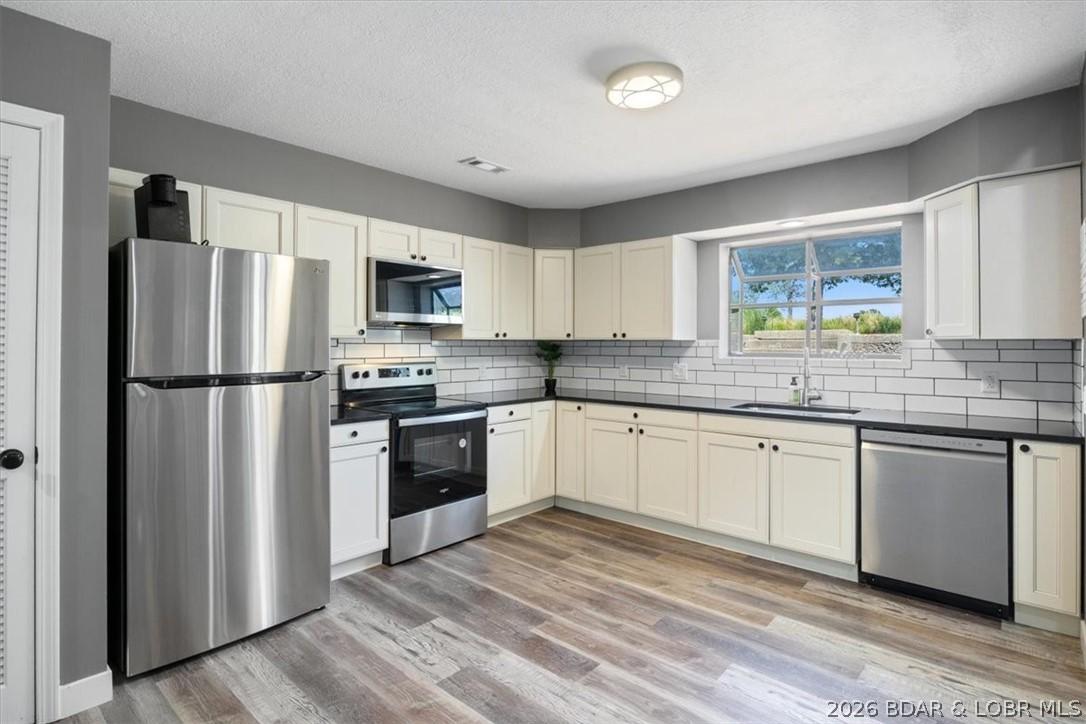 Image 3: Spacious, Updated Kitchen