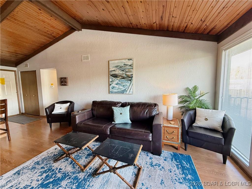 Image 3: Nice Living Room