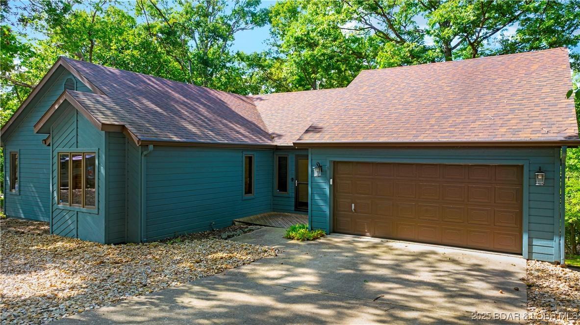 Image 2: Welcome to Your New Home at Beautiful Lake of the