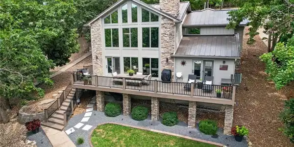 Image 3: Quality packed waterfront home in Four Seasons.