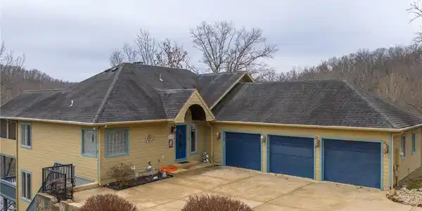 5877 Glaize Woods Court