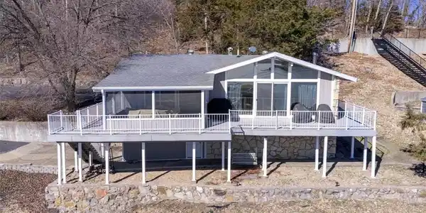 31044 Viewside Drive