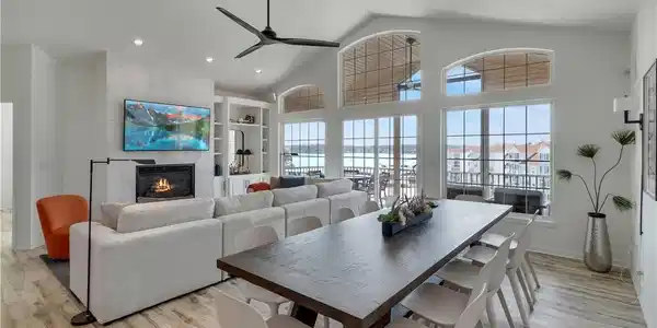 568 Lakeshore Drive
