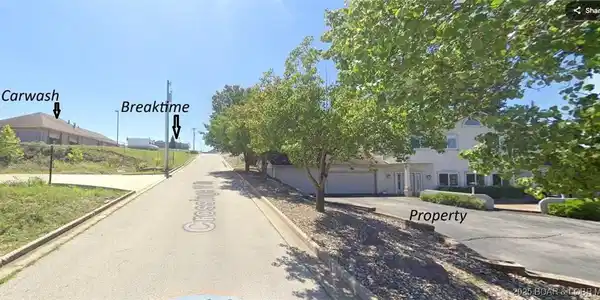 121 Crossings West