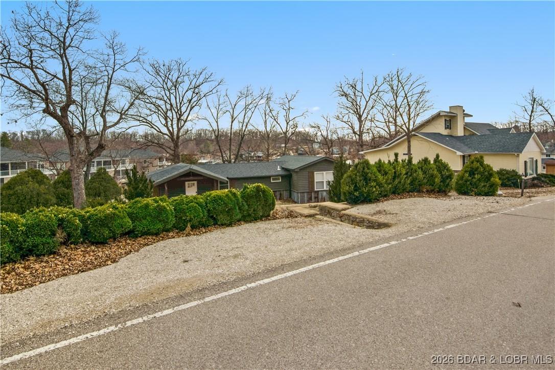 Image 2: On addition to your circular driveway, you also ha
