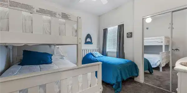Image 4: Guest Bedroom #2