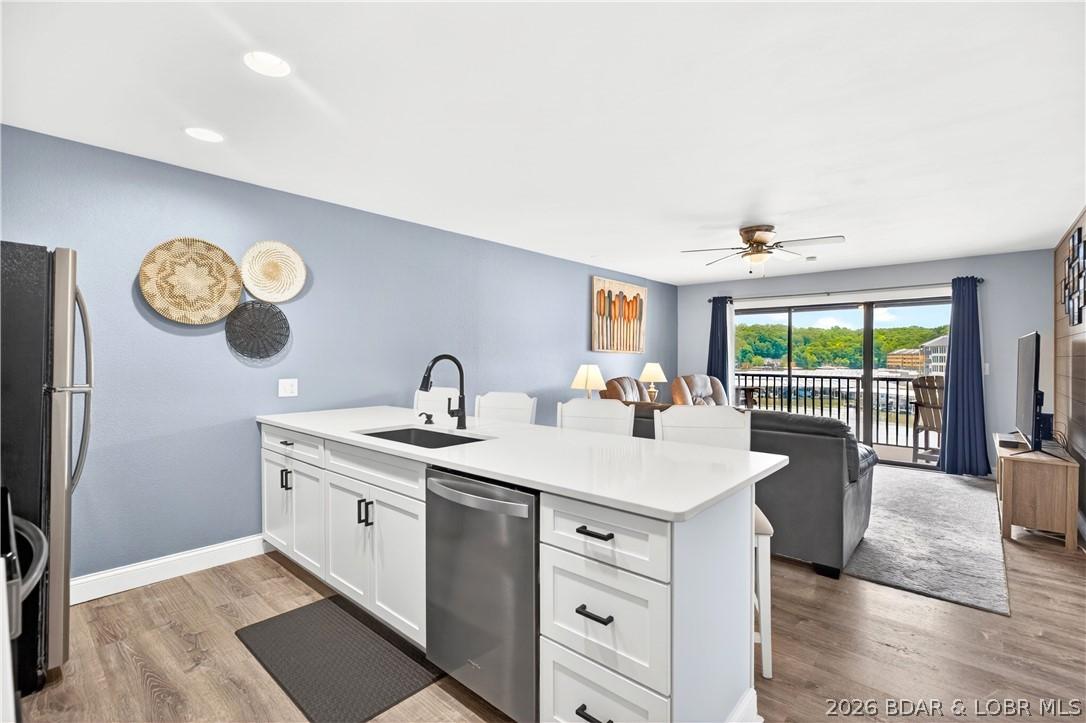 Image 1: Kitchen/Living Room