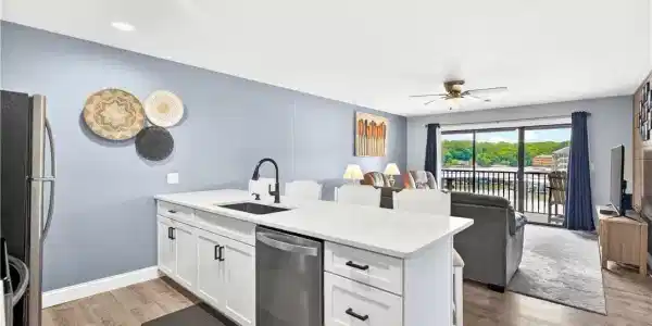 1532 Harbor Point