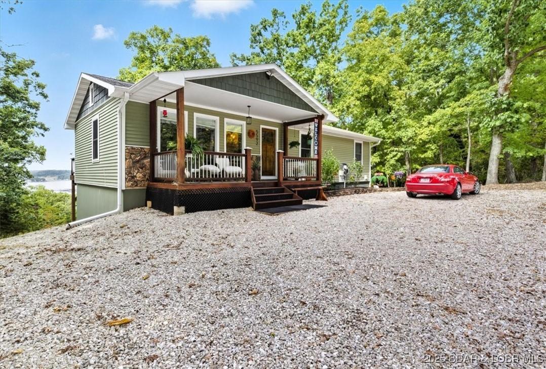 Image 2: Newly Remodeled in 2021 with new siding, decks, an