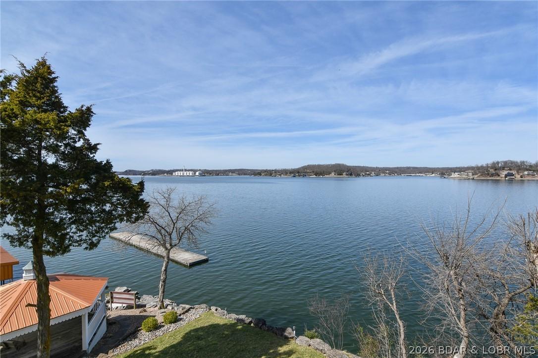 Image 2: Amazing Lake views!!!
