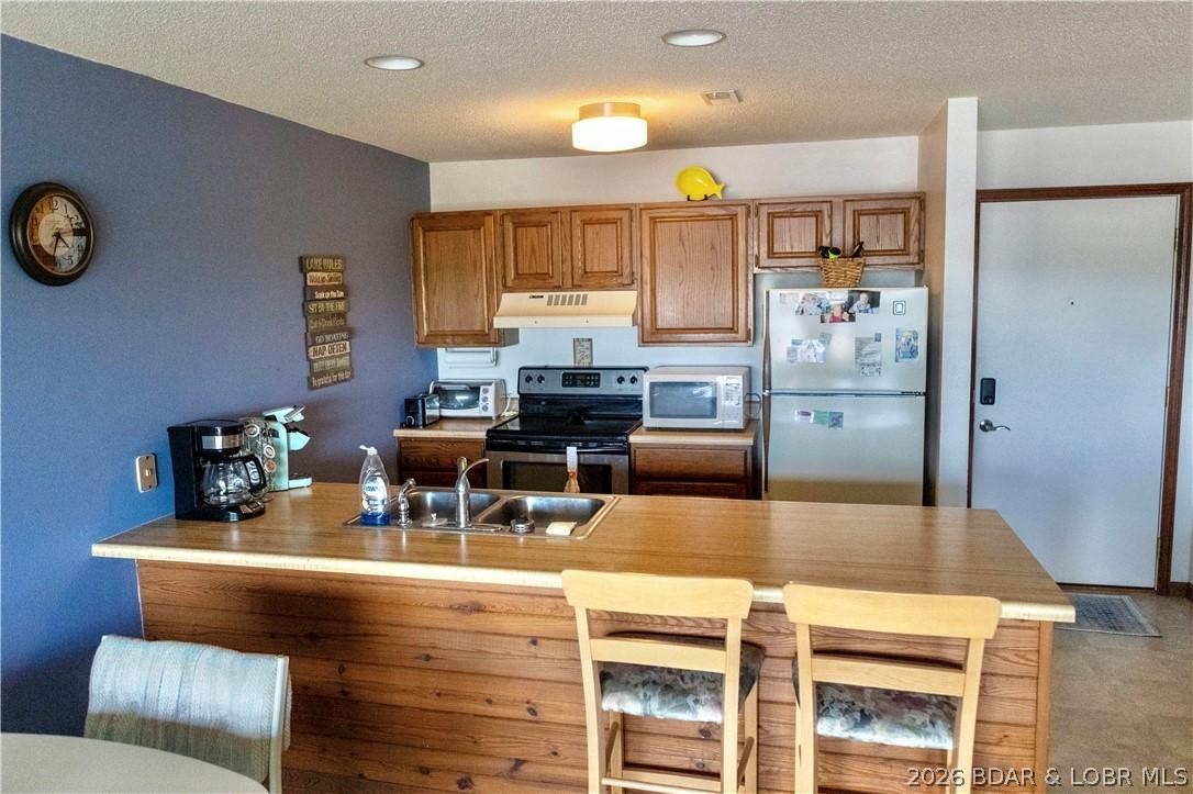 Image 4: Kitchen.