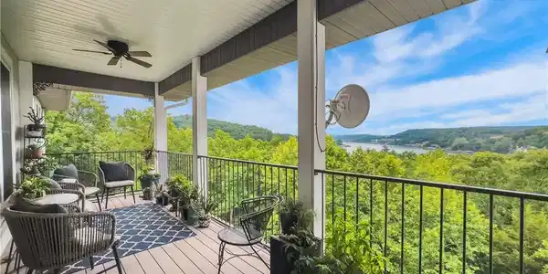 172 Highland Parkway