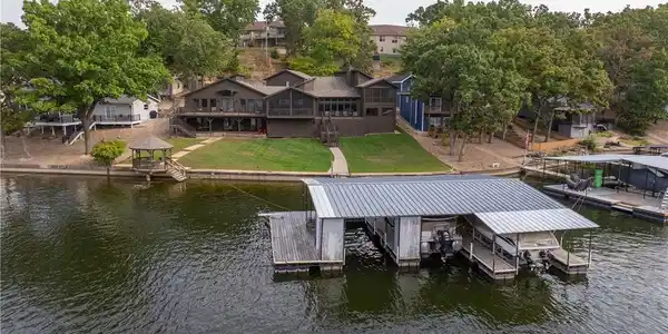 104 Shawnee Oaks Drive