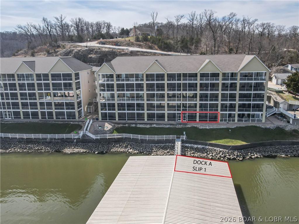 Image 2: Unit location and boat slip 12x32