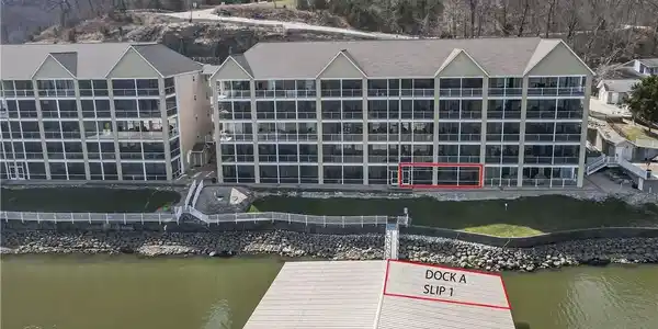 Image 2: Unit location and boat slip 12x32