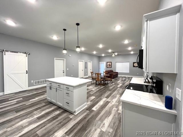 Image 3: Lots of cabinets and counter top space