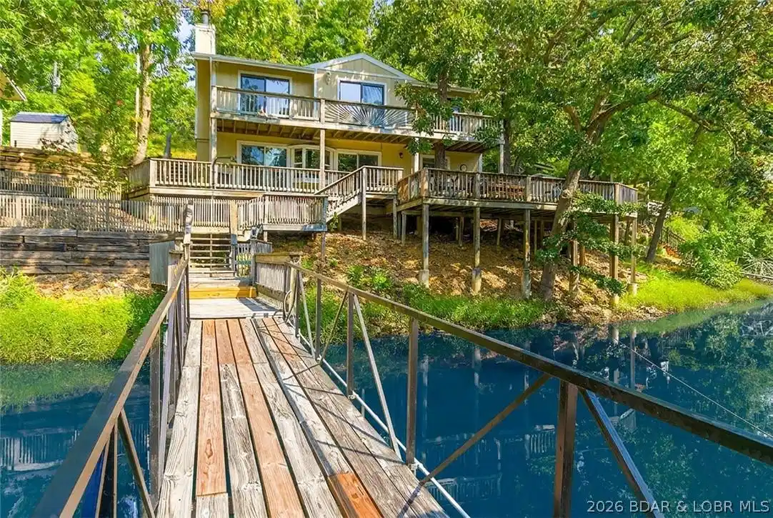 Image 1: Welcome Home to 258 Northview Road