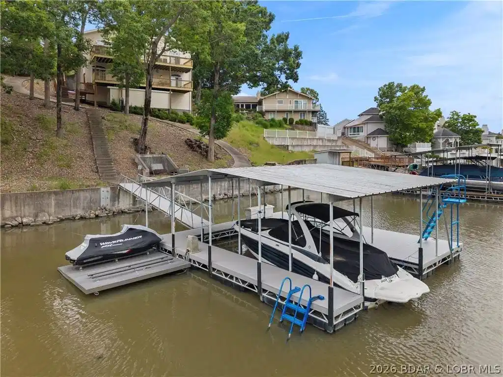 Image 1: Great dock envelope to enjoy the water & stow your