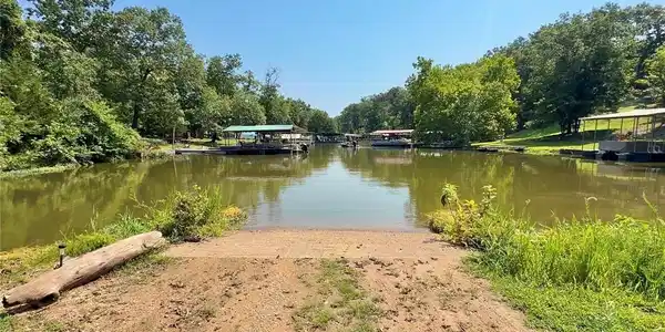Image 3: Lake Access Ramp