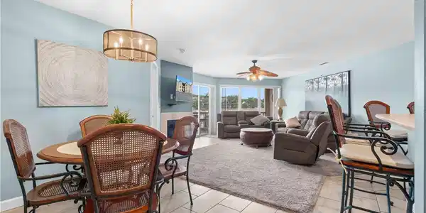 Image 3: Dining Area