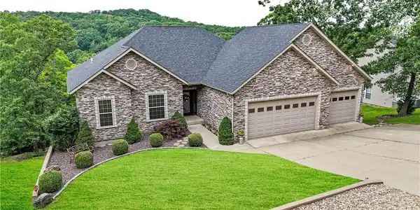 105 Lancelot Court