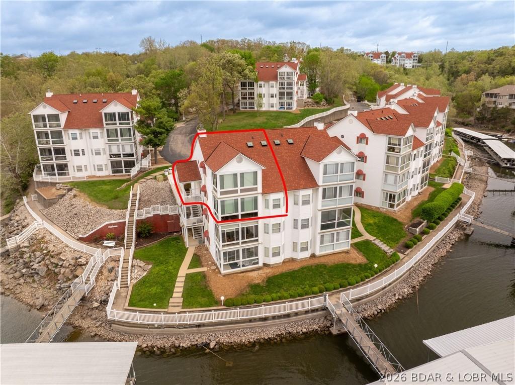 Image 4: Perfectly positioned as a top-floor corner unit on