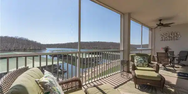 4800 Eagleview Drive