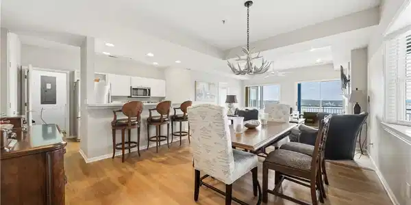 Image 3: condo does come furnished