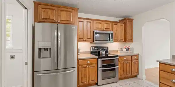Image 2: Kitchen