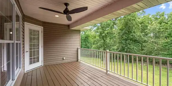 Image 3: Nice Covered Deck