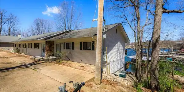 79 Honeysuckle Road