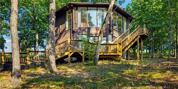 112 Tree Top Drive