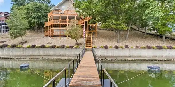 112 Pelican View Lane