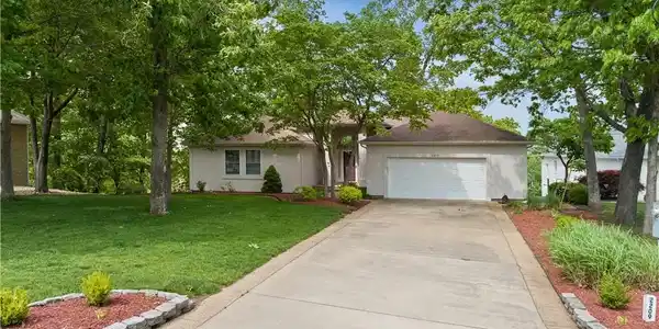 Image 2: Concrete Driveway