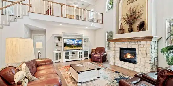 21 Greystone Lane