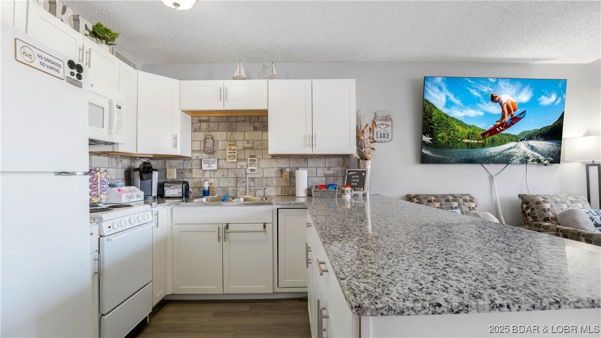 Image 2: Granite Counter Tops