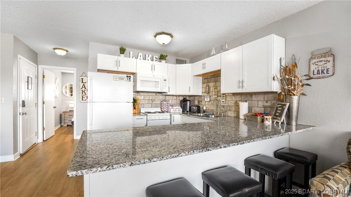 Image 3: Breakfast Bar