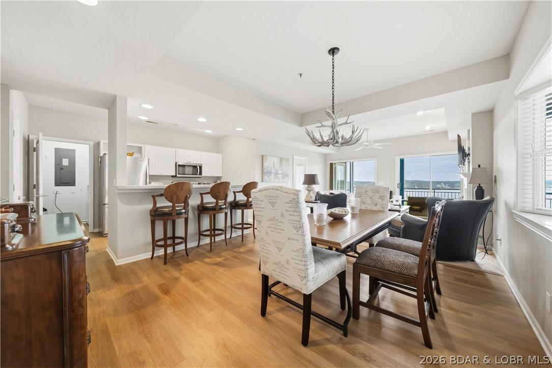 Image 3: condo does come furnished