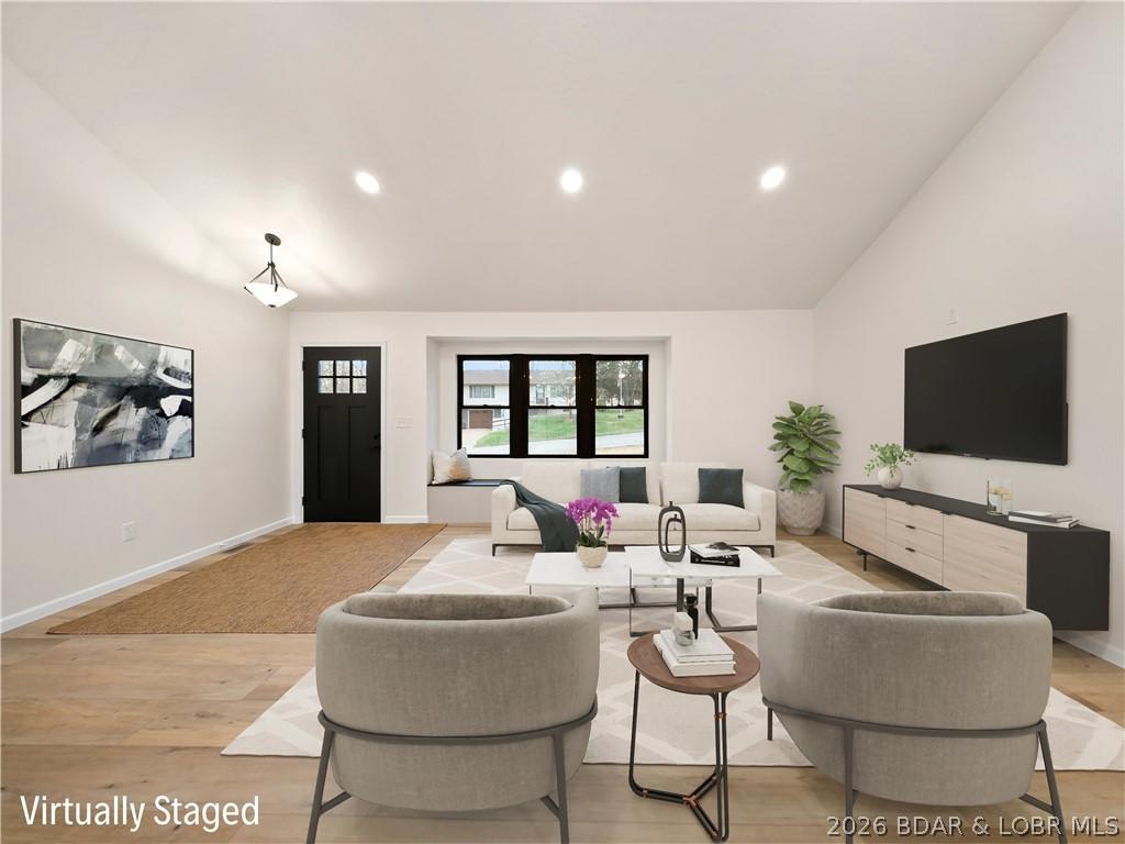 Image 3: Vaulted ceiling when walk in great room
