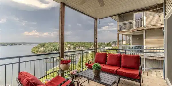 77 Palisades Lakeview Drive