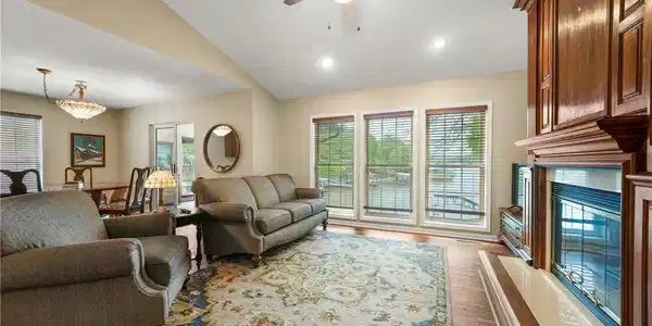 126 Isle Point
