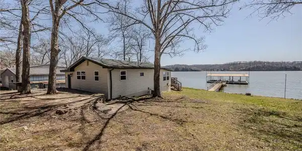 33724 Ivy bend
