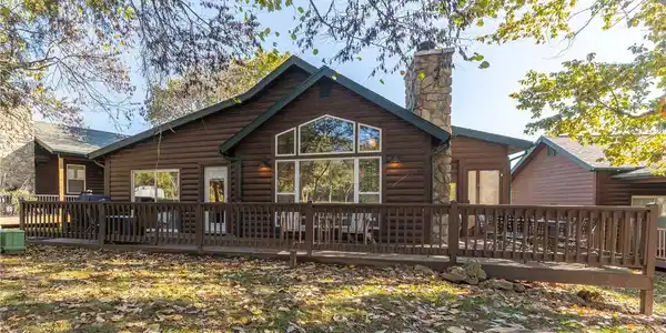 42 Cottage Park W